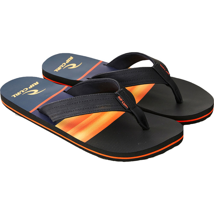 Flip flops rip store curl